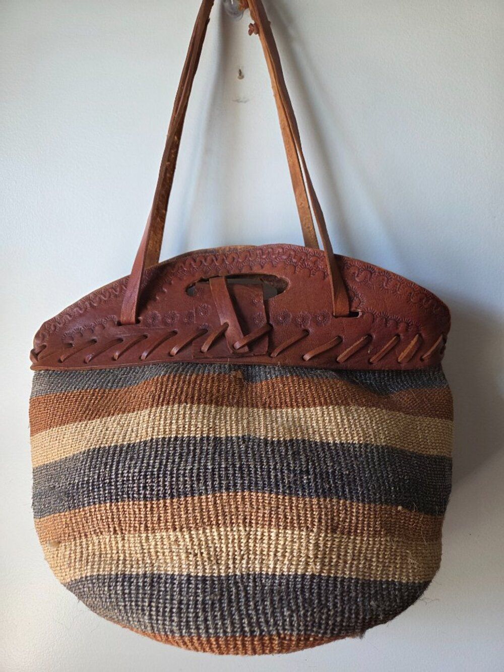 AMAZING VINTAGE GENUINE LEATHER SISAL / MARKET LARGE BAG / TOTE